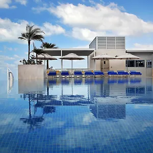Grand Cosmopolitan Emirati Arabi Uniti