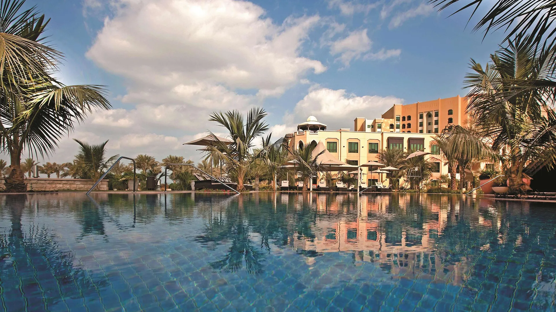 Aparthotel Shangri-La Hotel Apartments Qaryat Al Beri Abu Dhabi