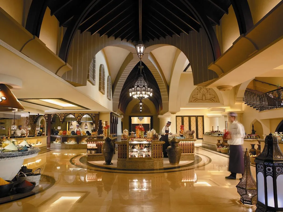 Shangri-La Hotel Apartments Qaryat Al Beri Abu Dhabi Aparthotel