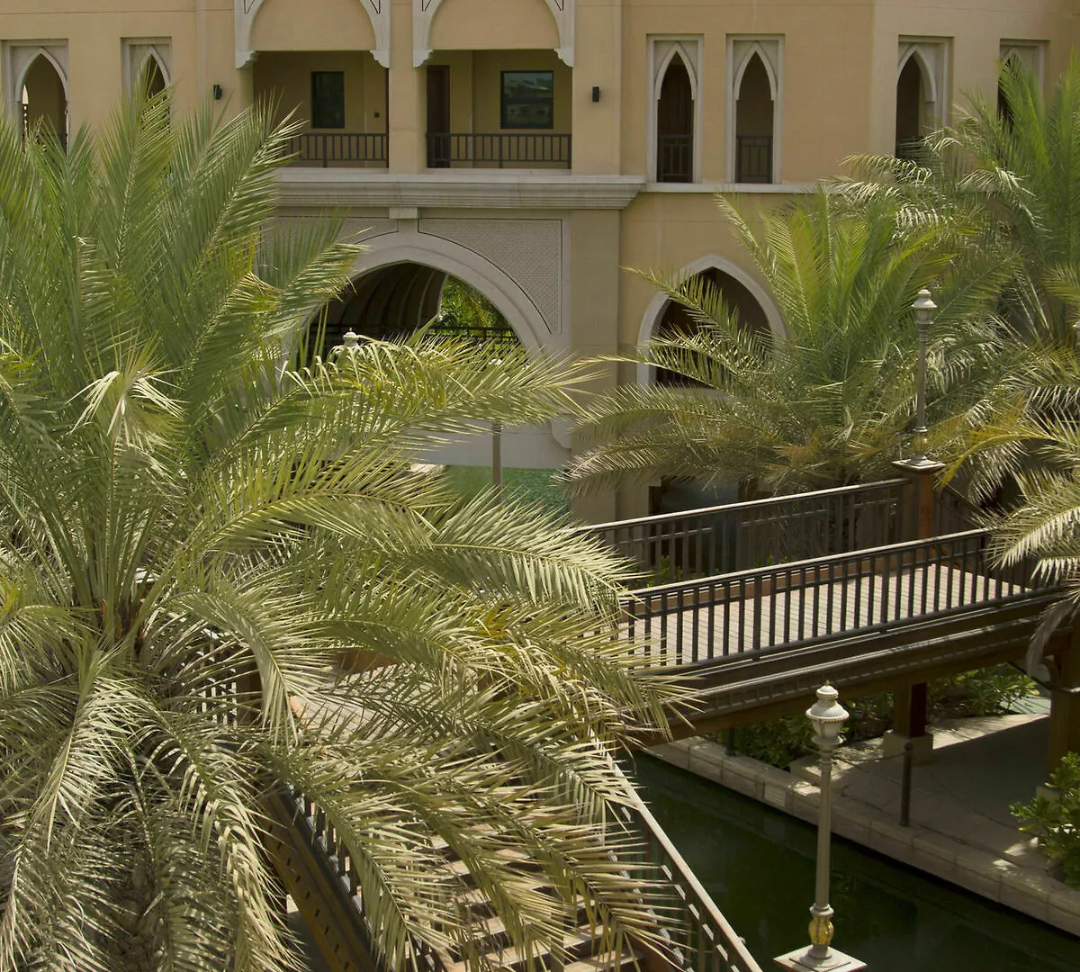 Shangri-La Hotel Apartments Qaryat Al Beri Abu Dhabi