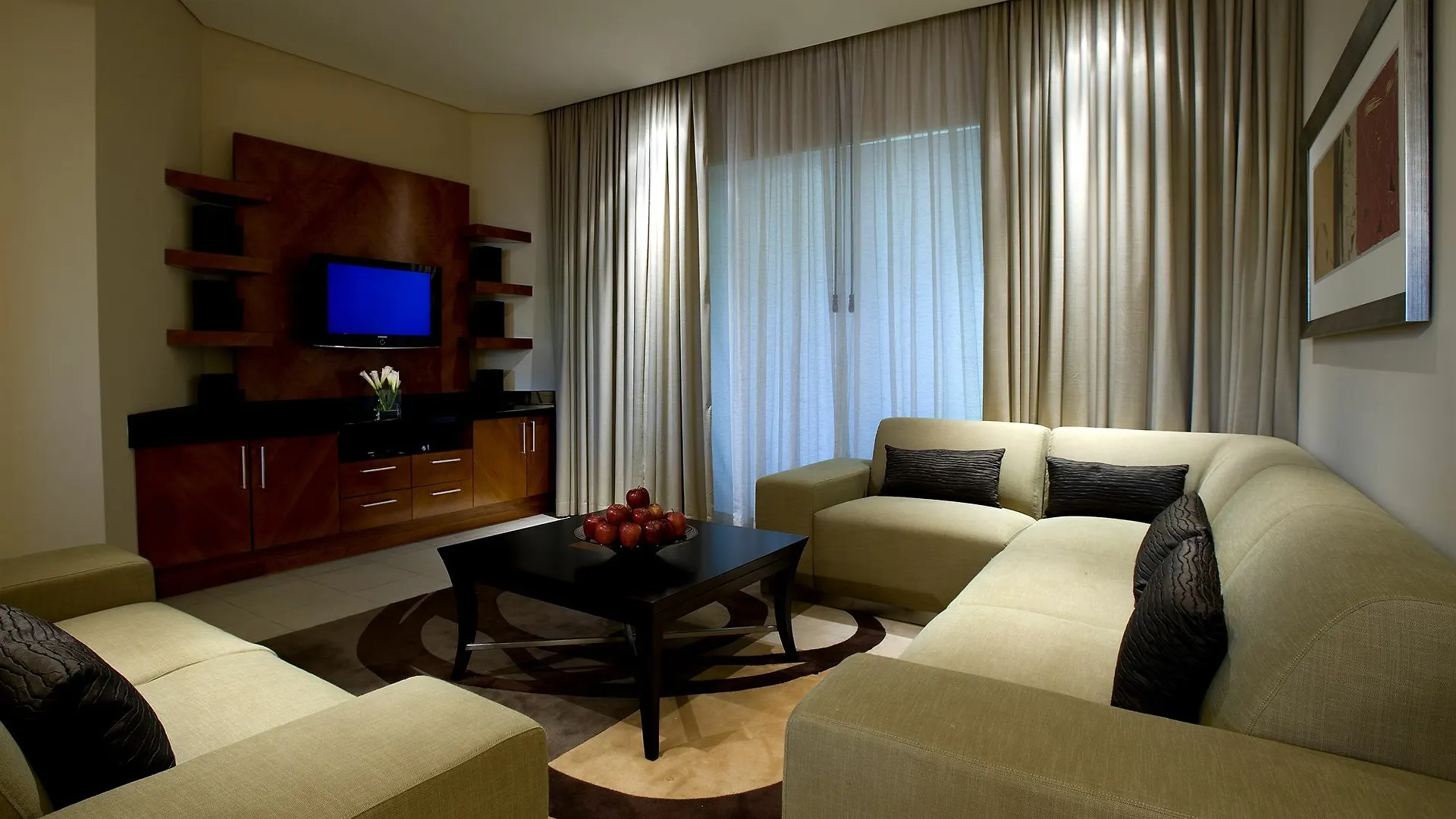 Shangri-La Hotel Apartments Qaryat Al Beri Abu Dhabi Aparthotel